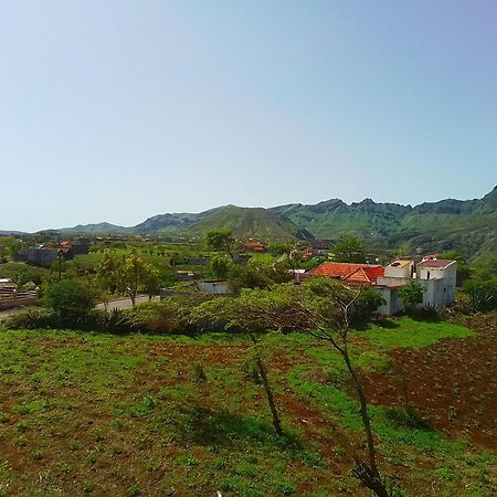 Cote De France Bed & Breakfast Fundura Exterior photo